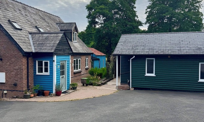 Kington House | The Robin, Arrowwood Self Catering Barn