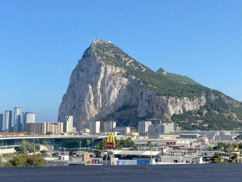 La Linea de la Concepcion Apartment | THE ROCK VIEWS APARTMENTS 1 min walking to Gibraltar