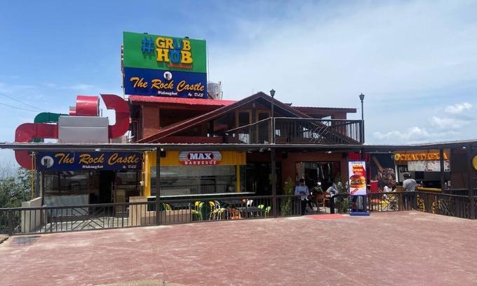 Waknaghat Hotel | The Rock Castle Hotel in serene Kandaghat with WiFi, AC. Enjoy your stay