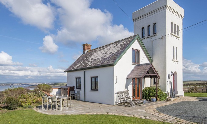 Angle House | The Rocket Carthouse, Holiday Home Angle, Sleeps 4, 1 bedrooms, bathrooms