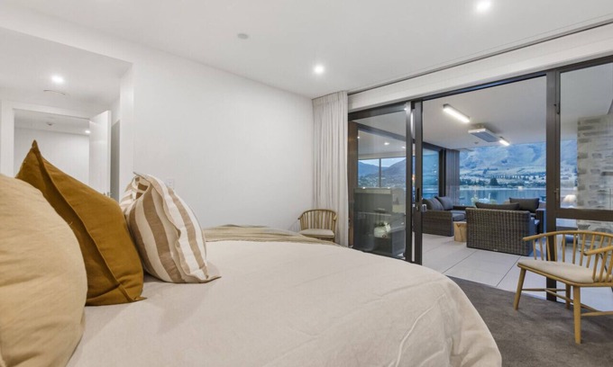 Wanaka Apartment | The Rocks Apartment - Luxury Rental Homes