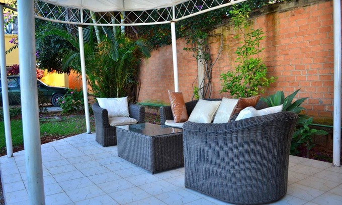 Ambohibao Villa | The romantic atmosphere of the red room to discover the pleasure of a stay