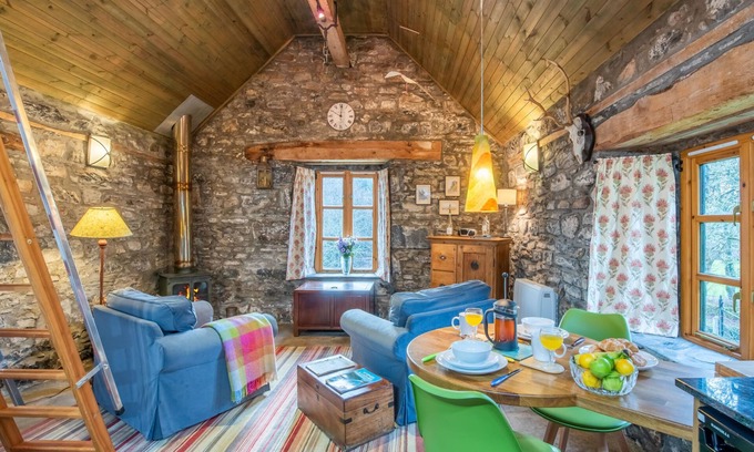 Invermoriston House | The Romantic Bothy by Interhome