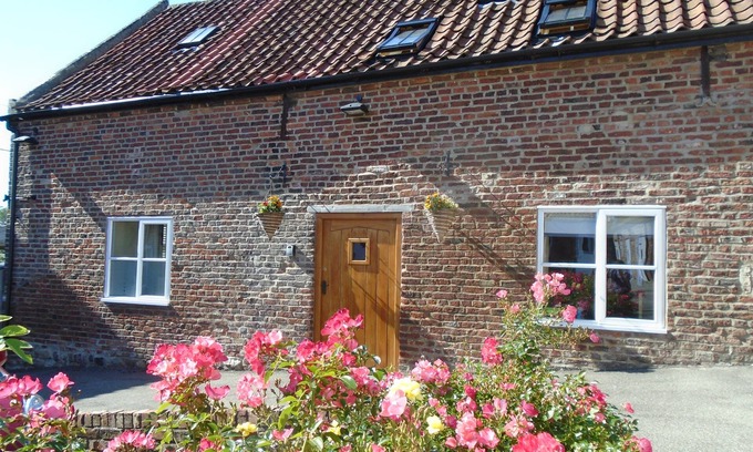 Buckton House | The Roost a stunningly converted self catering cottage sleeping up to 8 guests.