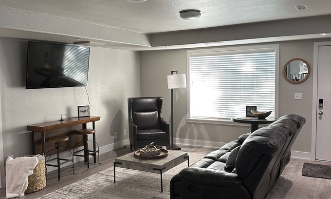 College Place Apartment | The Rosebud - Sleeps 2 - Newly Renovated - 3 miles from Downtown Walla Walla