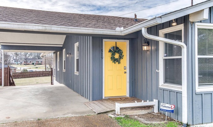 Madison Apartment | The Rosemary Villa - Close to Downtown Broadway