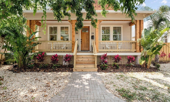 St. Augustine House | The Royal Floridian l Heated Pool l Walk to DNTN