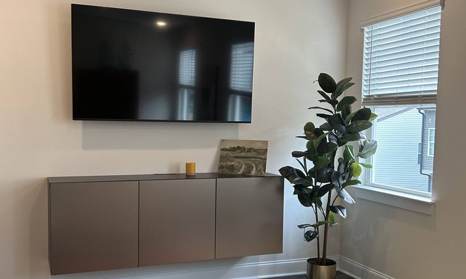 Pineville House | The Royal Haven