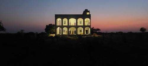 Mendarda Cabin | The Royal Relics