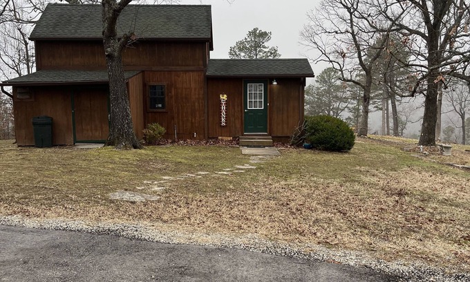 Eureka Springs Cabin | The Rustic Retreat @ Rocky Acres - Amazing Views!