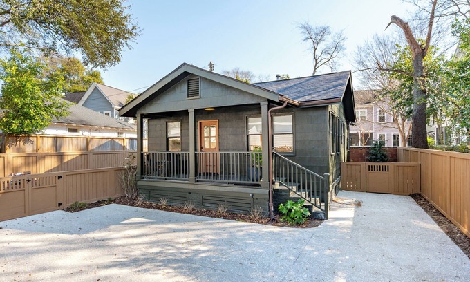 North-Central Cottage | The Rutledge Roost of Charleston
