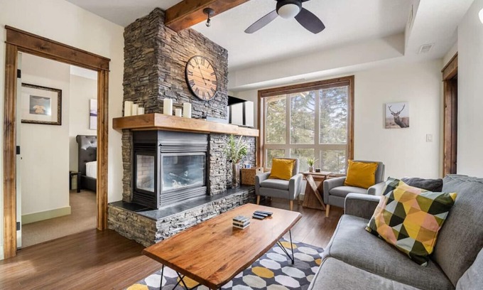 East Kootenay Apartment | The Sable Forest Side | Pool | Hot Tub | Top Floor