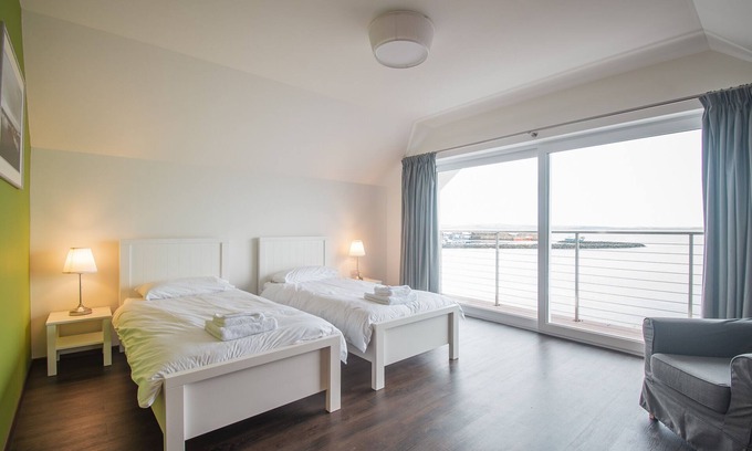 Bowmore House | The Saddlers House - the cheapest price per bed!