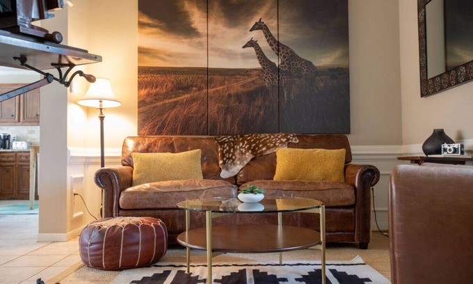 Wellborn House | The Safari: 8 Minutes from Kyle