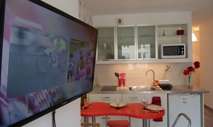 Villette Gare Apartment | The Saint-Antoine Part Dieu station