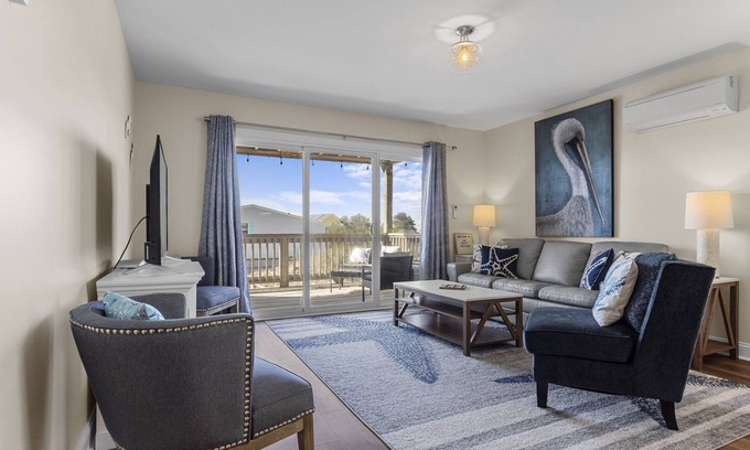 Atlantic Beach House | The Salty Pelican in Atlantic Beach NC