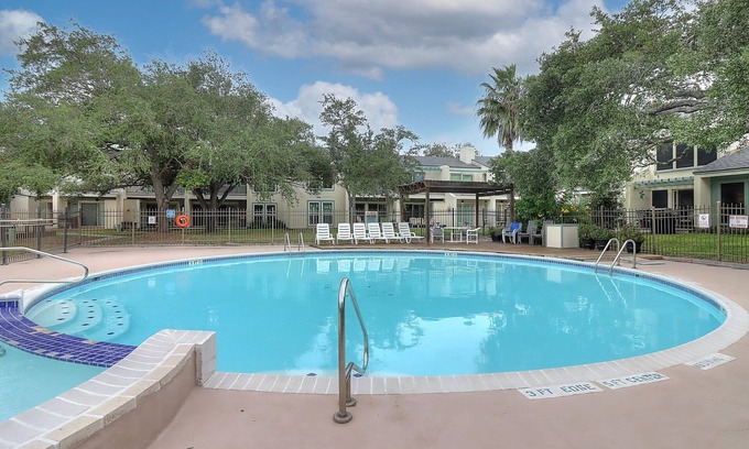 Sailhouse Condo | The Salty Seahorse! 2 Primary Suites, Pool, Pier, Boat Ramp, Slips, BBQ Area!