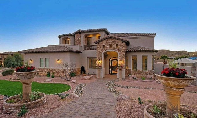 East Mesa House | The Sanctuary Summary