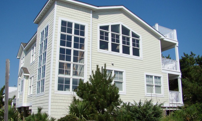 South Bethany House | The Sand Trap in South Bethany: Steps from the ocean! Hot Tub! Captain's walk!