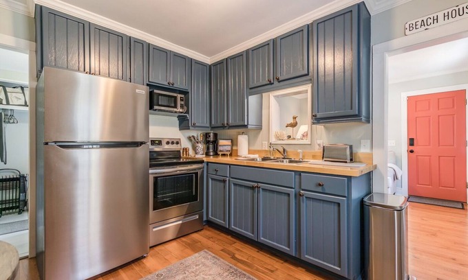 Historic District Cottage | The Sandpiper Cottage - Just Steps From The Water