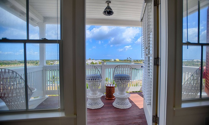 Schooner Bay Hotel | The Sandpiper Inn & Cottages