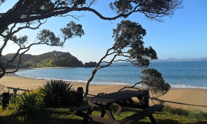 Tutukaka Hotel | The Sands Motel