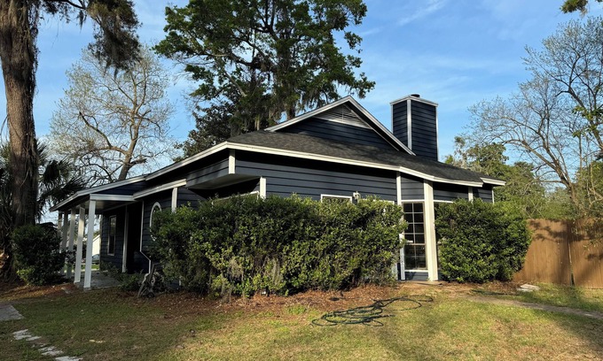 Burton House | The Sapphire Retreat! Great for MCRD Parris Island and Family-Friendly