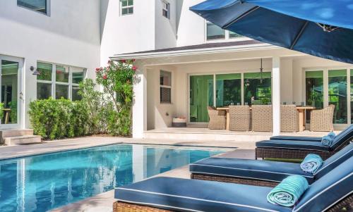 Southside Villa | The Sapphire Villa - LUX 5 Bed