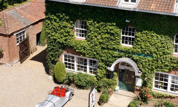 Aldborough Bed & Breakfast | The Saracen's Head