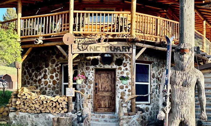 Philipsburg Cabin | The Sasquatch Sanctuary- “Montana’s Most Creative Vacation Retreat”
