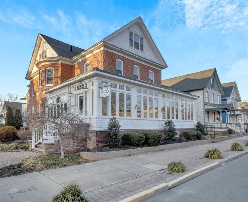 Historic District Bed & Breakfast | The Savannah, Boutique BNB & Spa