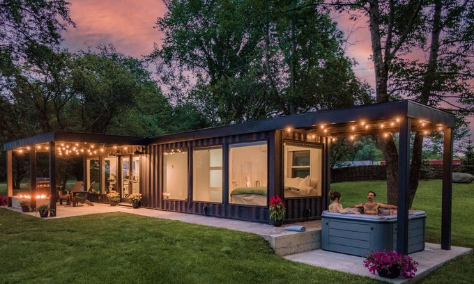 Barneveld Apartment | The Scenic Orchard with hot tub & beautiful views!