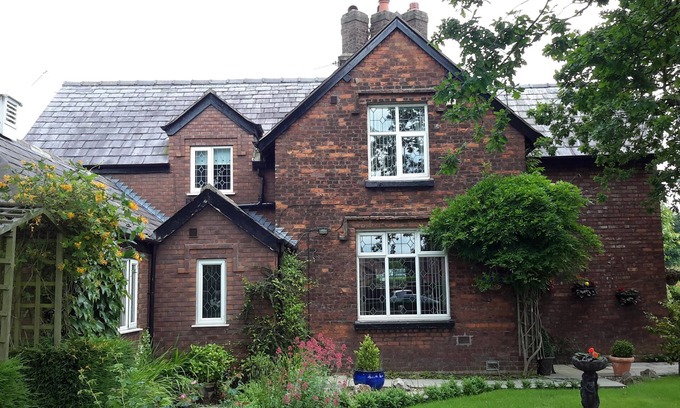 Stretton Bed & Breakfast | The School House