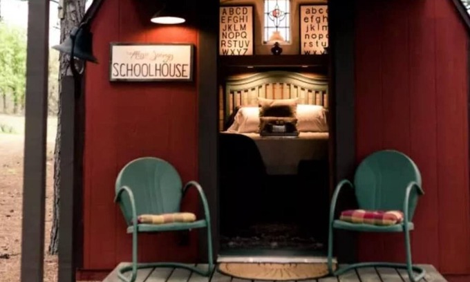 Hawkins Apartment | The Schoolhouse , peaceful at Music Springs