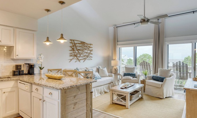 Chivas Bluff Condo | The Sea Chord | Gulf & Lake Views | Balcony + Pool
