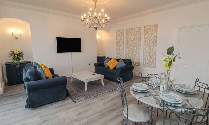 Saltburn-by-the-Sea Cottage | THE SEA ESCAPE, pet friendly, with a garden in Saltburn-By-The-Sea