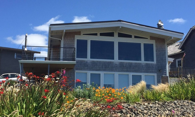 Neahkahnie Beach House | The Sea & Sand on the breathtaking Manzanita/Neah-kah-nie beach