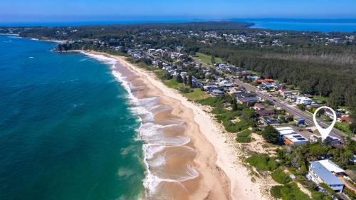 Noraville House | 'The Sea Shell' Brand New, Direct Beach Access
