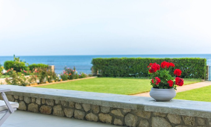 Gargaliani Villa | The Seacret Villa is a seaside house, where the olive oil trees, meet the sea.