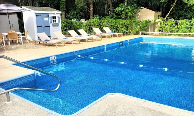 Eastham House | The Seagrove Suites & Guest Rooms -Luxurious 2nd Floor King Guest Room - No Pets