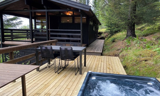 Capital Region Cabin | The Secret Cabin with hot tube close to the Blue Lagoon