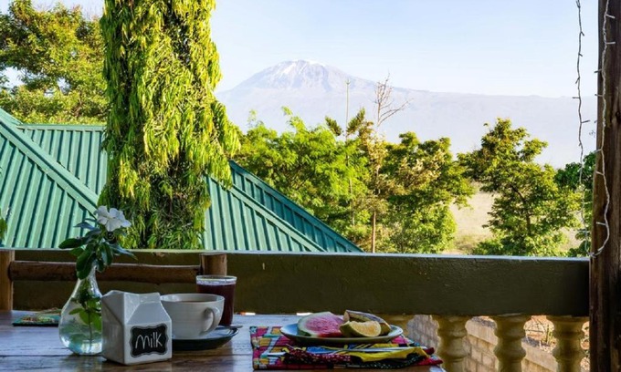 Moshi Bed & Breakfast | The Secret Garden Hotel
