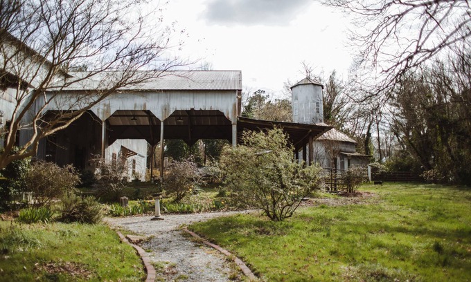 Warrenton House | The Seed House: Renovated Octagonal Barn, Dog-friendly!
