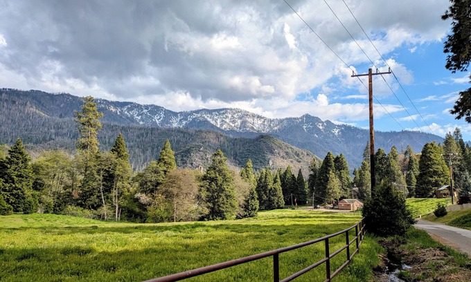 Camp Nelson Cabin | The Sequoia Time Capsule: Spa, Walk 2 Giant Sequoias, River, Fish, Bike, Saloon
