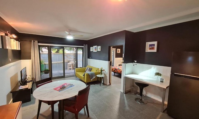Port Pirie South Apartment | The Settler - Stylish One Bedroom Living