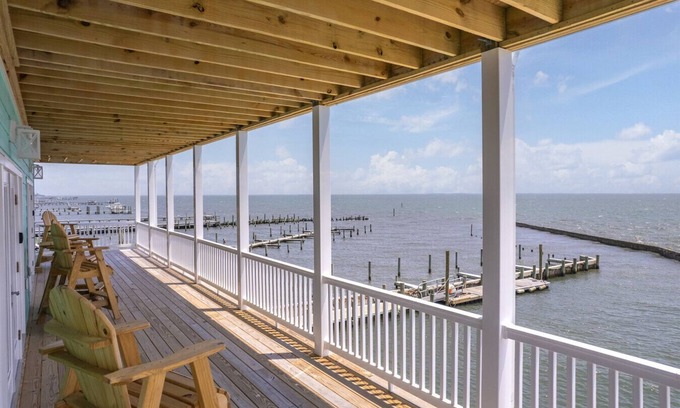 Harkers Island Apartment | The Shackleford at Lookout Harbor