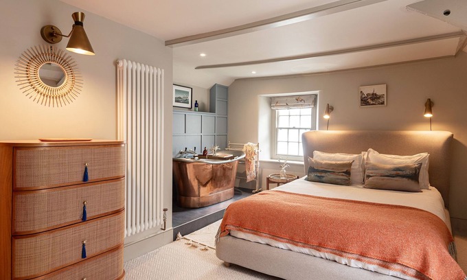 Port Isaac House | The Shambles – Port Isaac – Sleeps Four – Off Site Parking