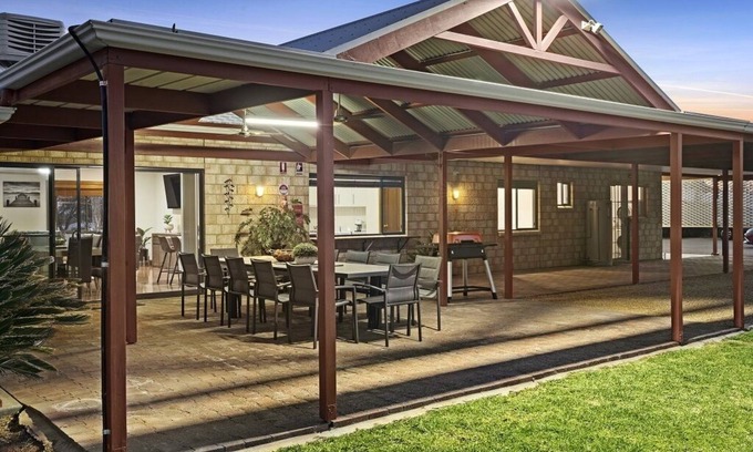 Paringa House | The Shamrock Luxury Retreat