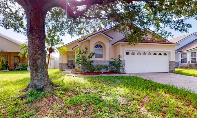 Indian Point House | The Shamrock Villa | House in Kissimmee with pool, game room, central AC, & W/D