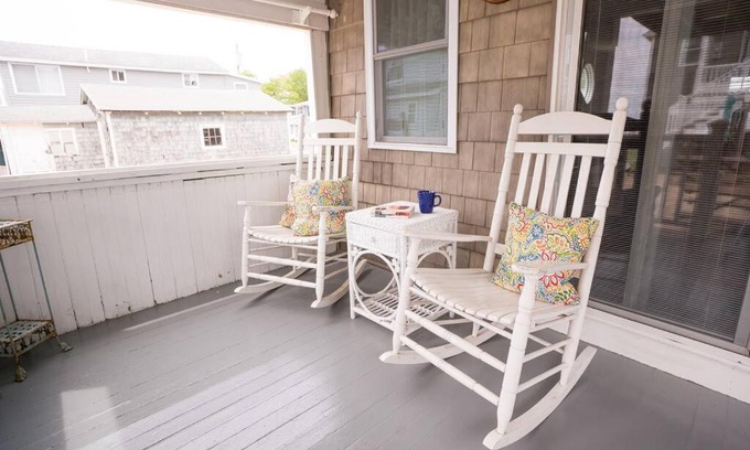 Clinton House | The Sharlene Cottage